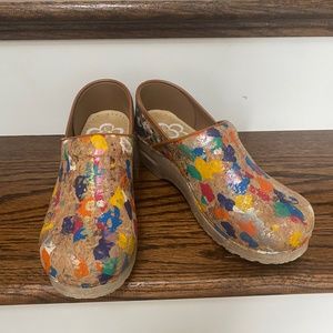 Sanita Splatter Cork Clogs sz 39 (8.5)